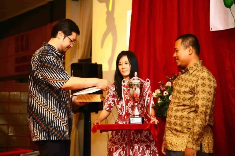 Sales Simetri Mendapat Penghargaan